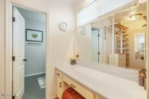 Van Nuys, California, 91405, United States, 3 Bedrooms Bedrooms, ,2 BathroomsBathrooms,Residential,For Sale,1939328