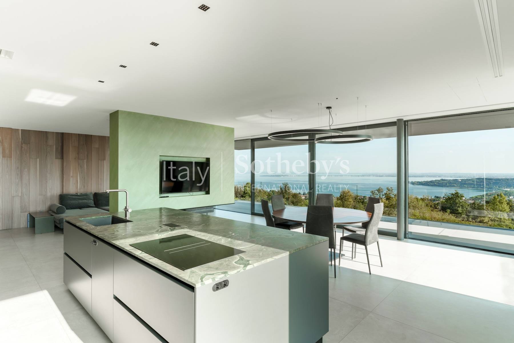  Exclusive modern villa with panoramic lake views - 物件實景