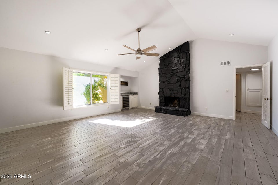 Phoenix, Arizona, 85018, United States, 4 Bedrooms Bedrooms, ,Residential,For Sale,2001186