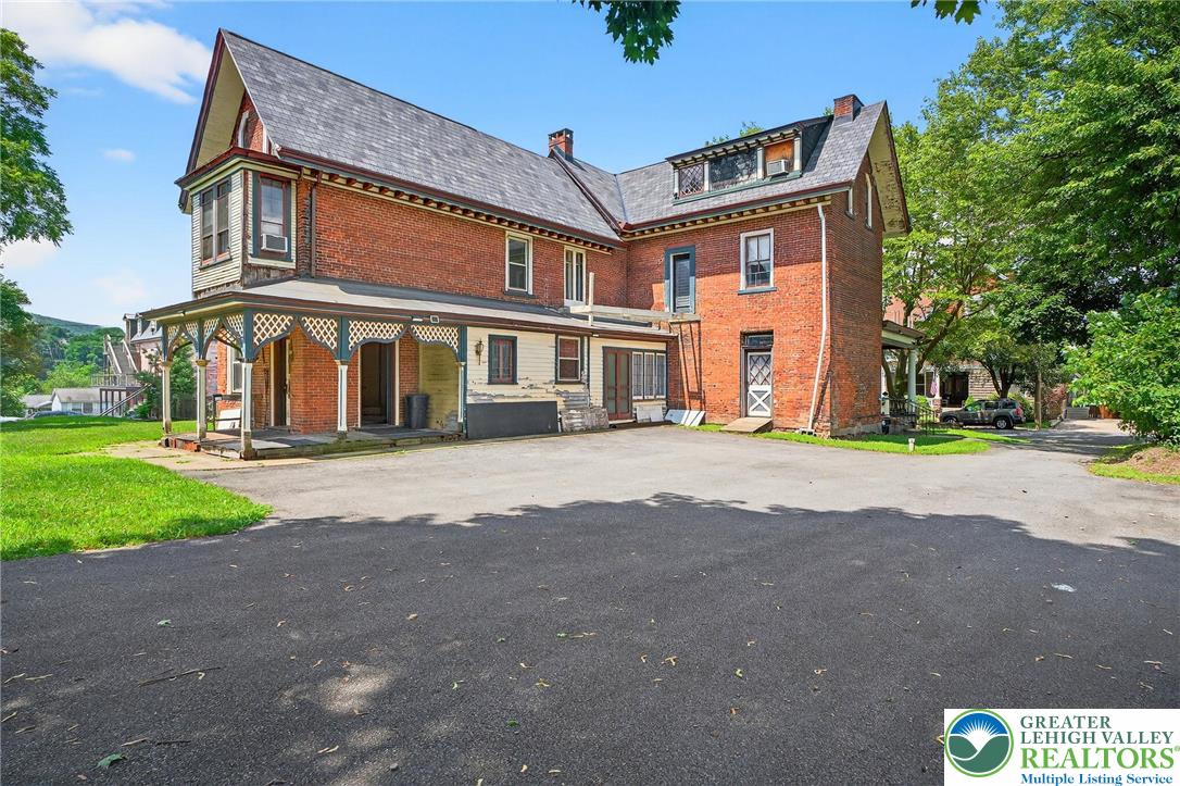 Jim Thorpe Boro, Pennsylvania, 18229, United States, 7 Bedrooms Bedrooms, ,3 BathroomsBathrooms,Residential,For Sale,1903669
