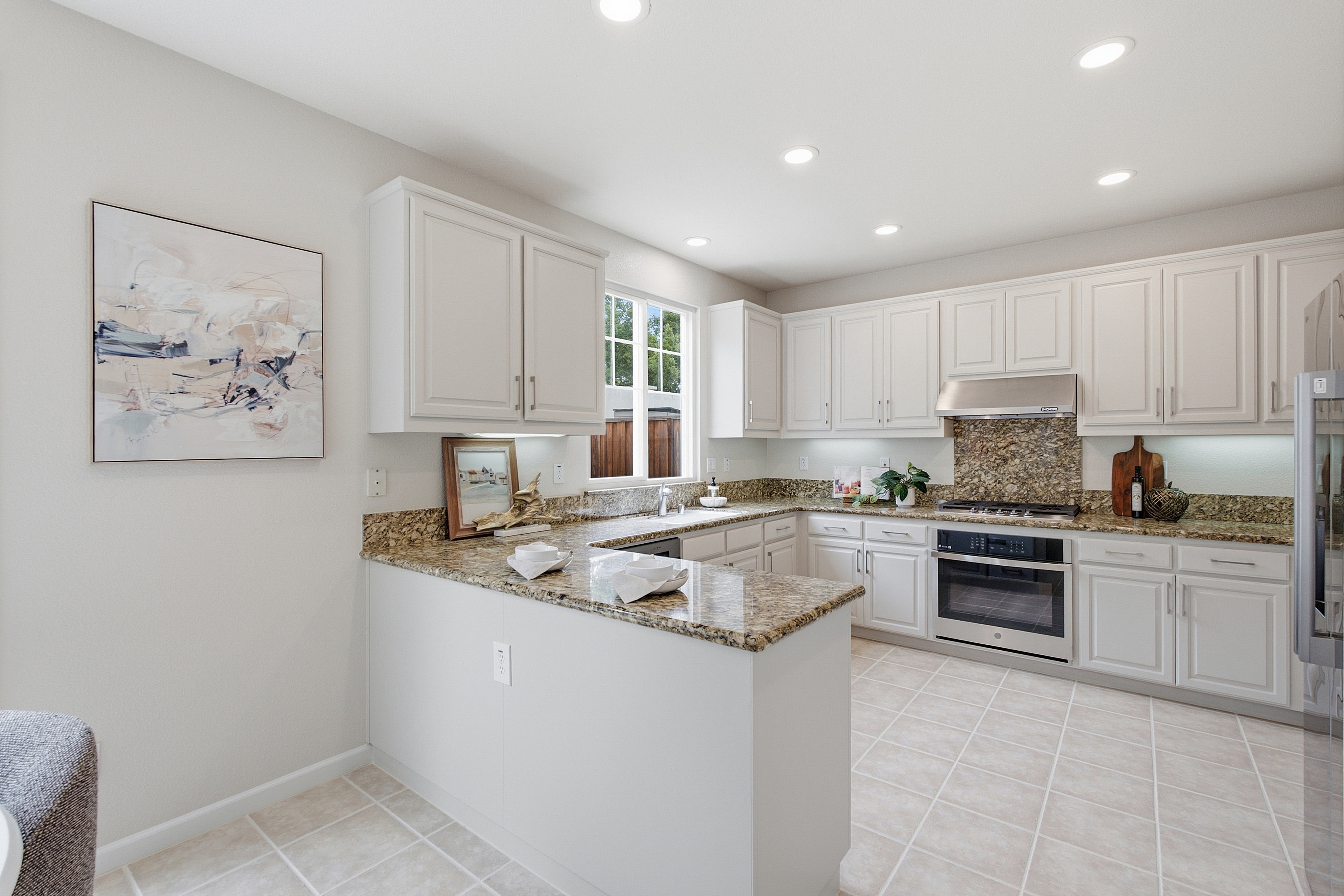  Beautifully Updated Henry Ranch Home with Scenic Views and Modern Comfort - 物件實景