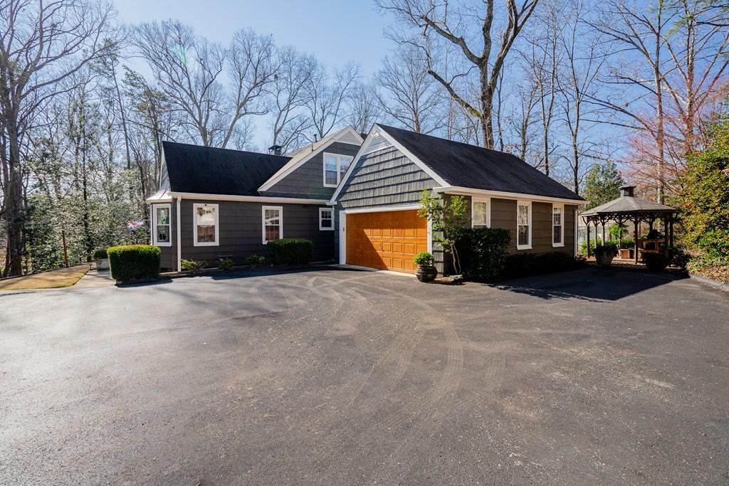 DALTON, Georgia, 30720, United States, 4 Bedrooms Bedrooms, ,3 BathroomsBathrooms,Residential,For Sale,1695923