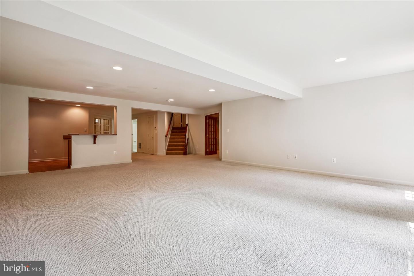 Gaithersburg, Maryland, 20878, United States, 5 Bedrooms Bedrooms, ,5 BathroomsBathrooms,Residential,For Sale,1907649