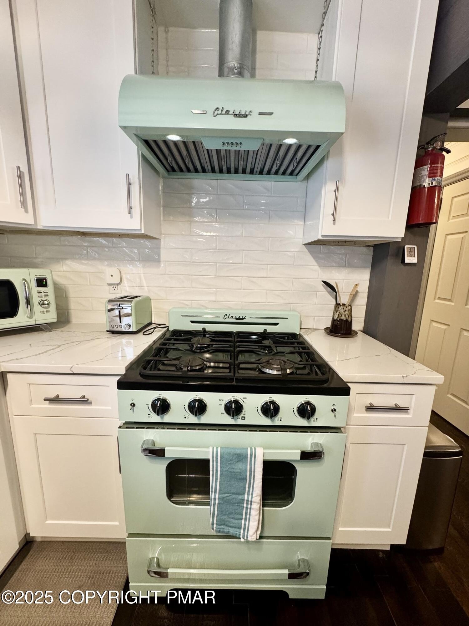 Lake Harmony, Pennsylvania, 18624, United States, 3 Bedrooms Bedrooms, ,2 BathroomsBathrooms,Residential,For Sale,2006106