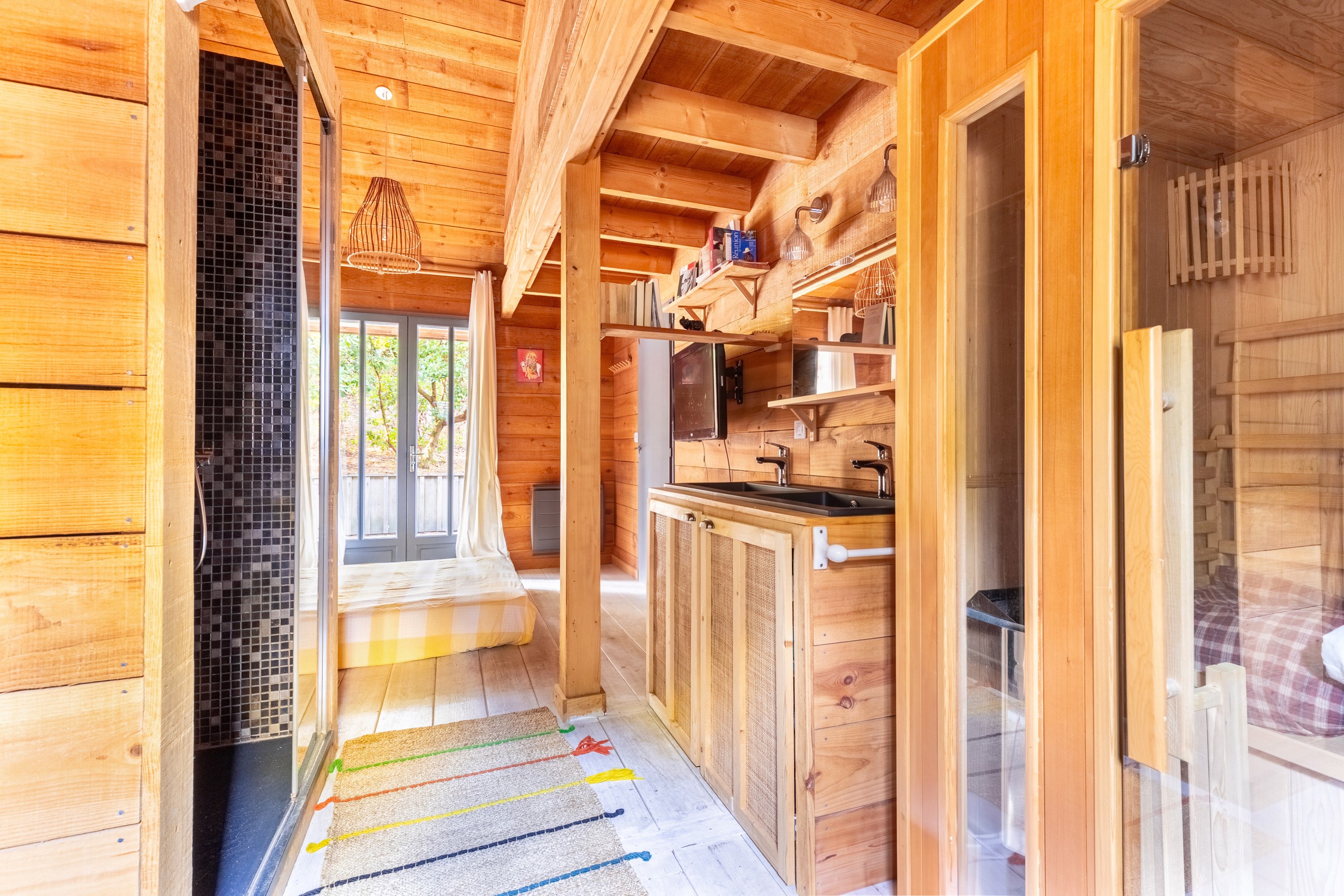  WOODEN VILLA WITH SWIMMING POOL IN THE HEART OF THE VALLONS DU FERRET - 物件實景