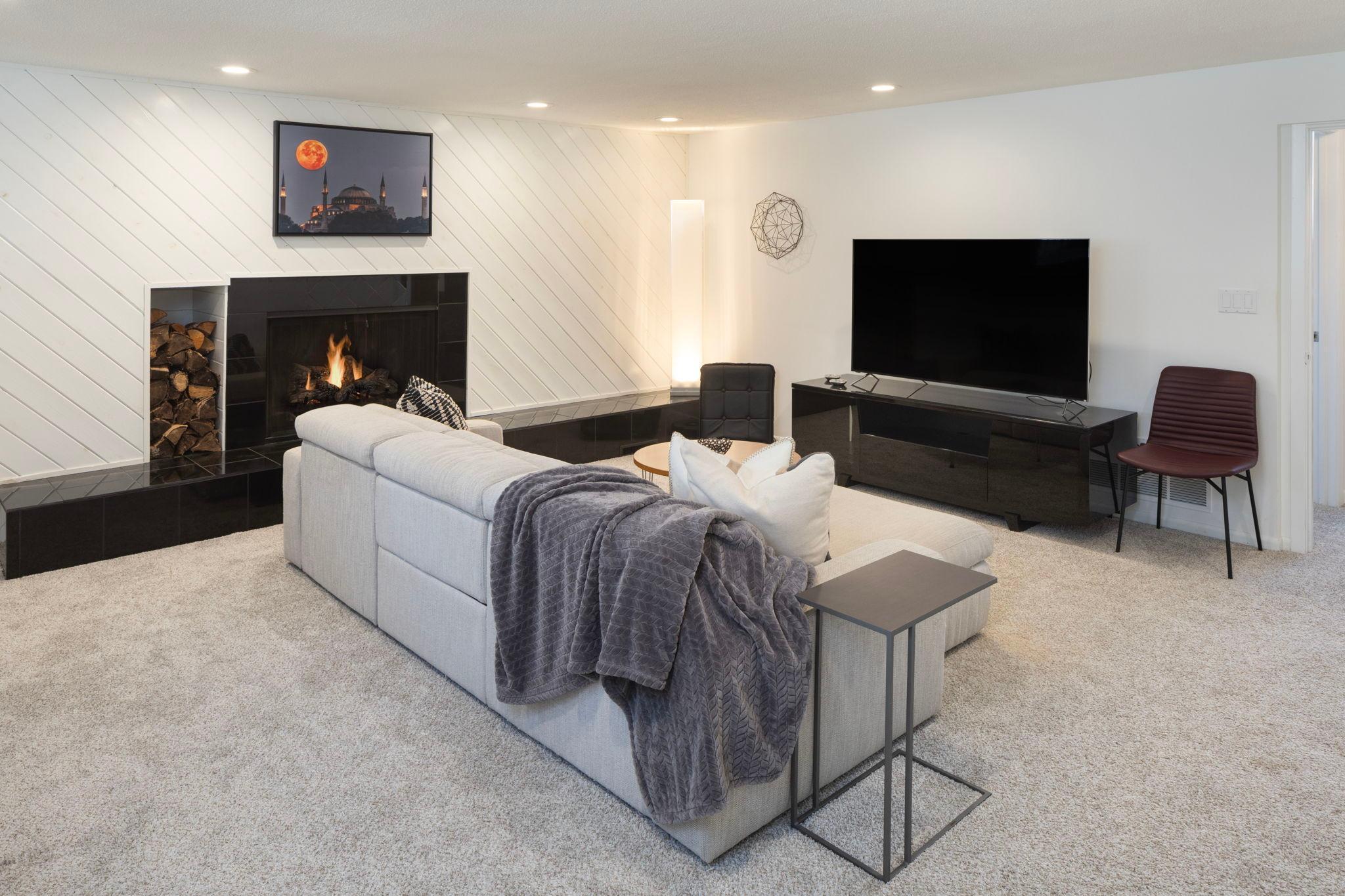 Minneapolis, Minnesota, 55410, United States, 4 Bedrooms Bedrooms, ,2 BathroomsBathrooms,Residential,For Sale,1805431