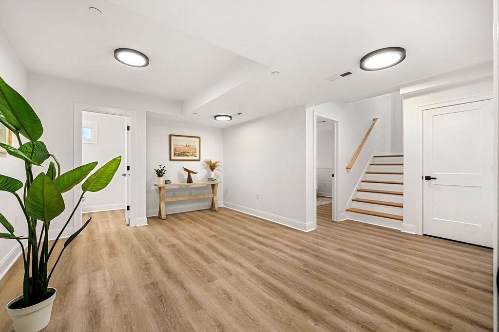 Haverhill, Massachusetts, 01830, United States, 4 Bedrooms Bedrooms, ,4 BathroomsBathrooms,Residential,For Sale,1993462