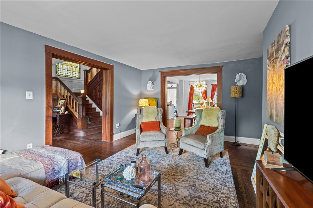 Point Breeze, Pennsylvania, 15206, United States, 6 Bedrooms Bedrooms, ,4 BathroomsBathrooms,Residential,For Sale,1828152
