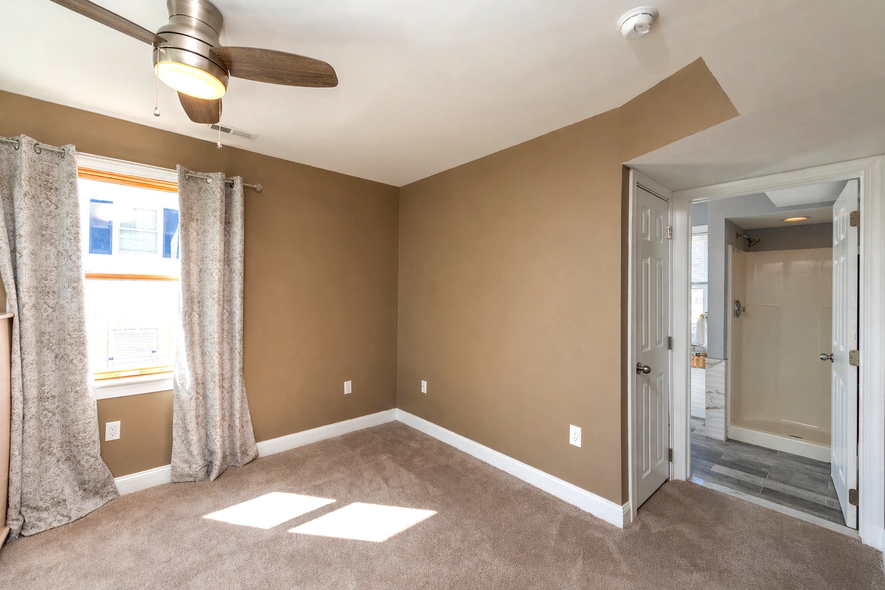  11 Point Drive - 物件實景