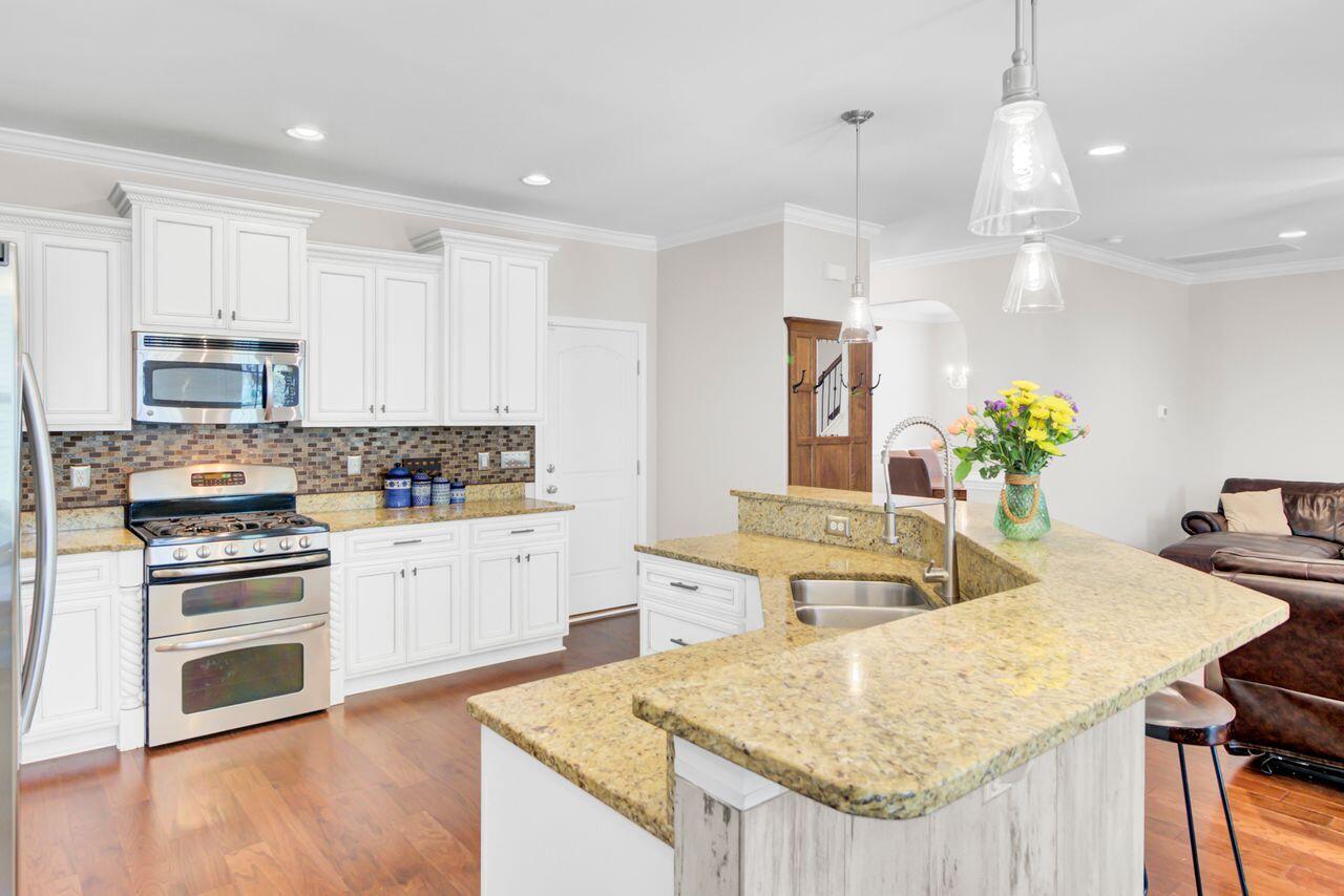 North Charleston, South Carolina, 29420, United States, 5 Bedrooms Bedrooms, ,4 BathroomsBathrooms,Residential,For Sale,1942207
