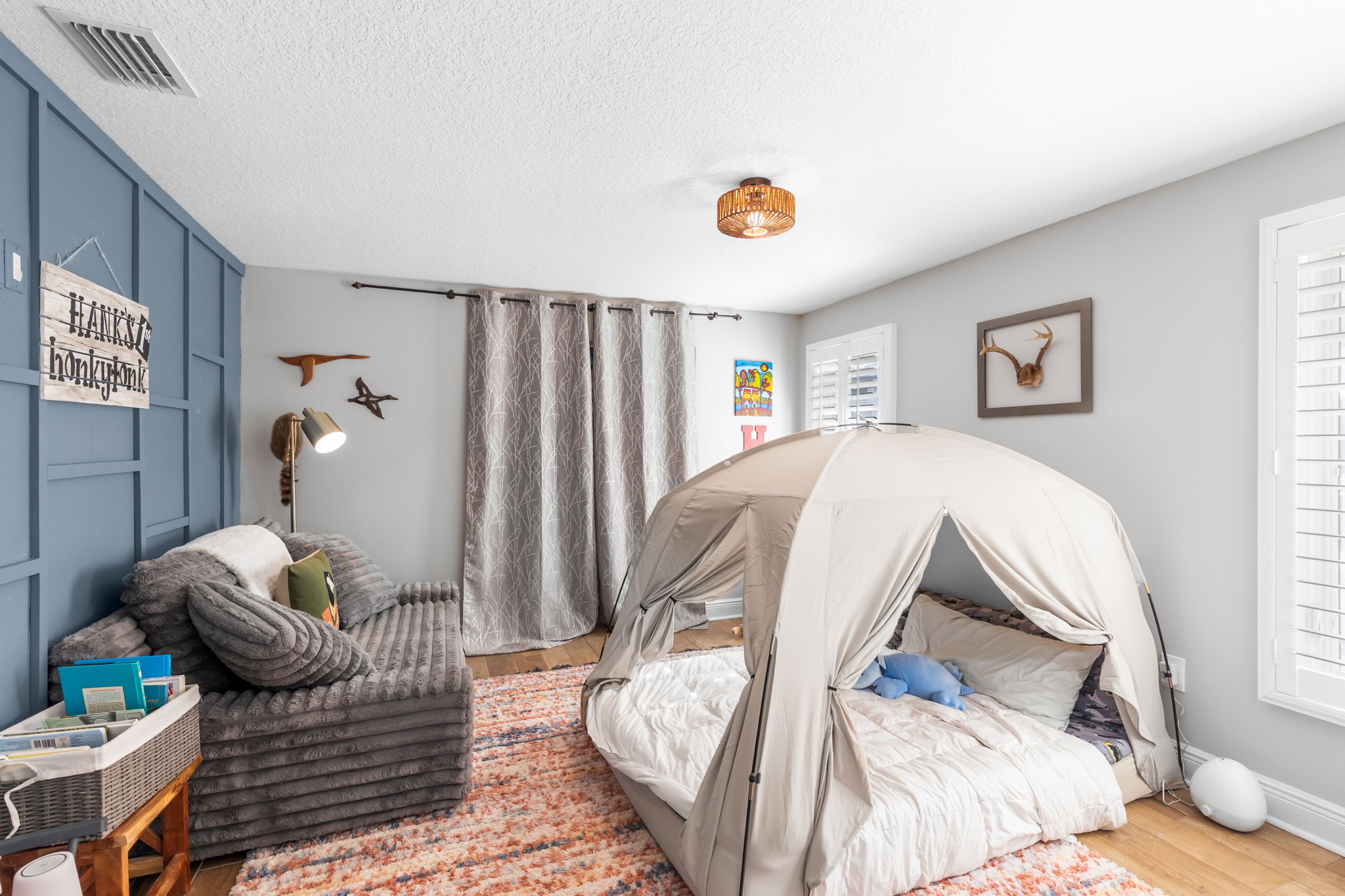 Wesley Chapel, Florida, 33544, United States, 5 Bedrooms Bedrooms, ,5 BathroomsBathrooms,Residential,For Sale,2005912