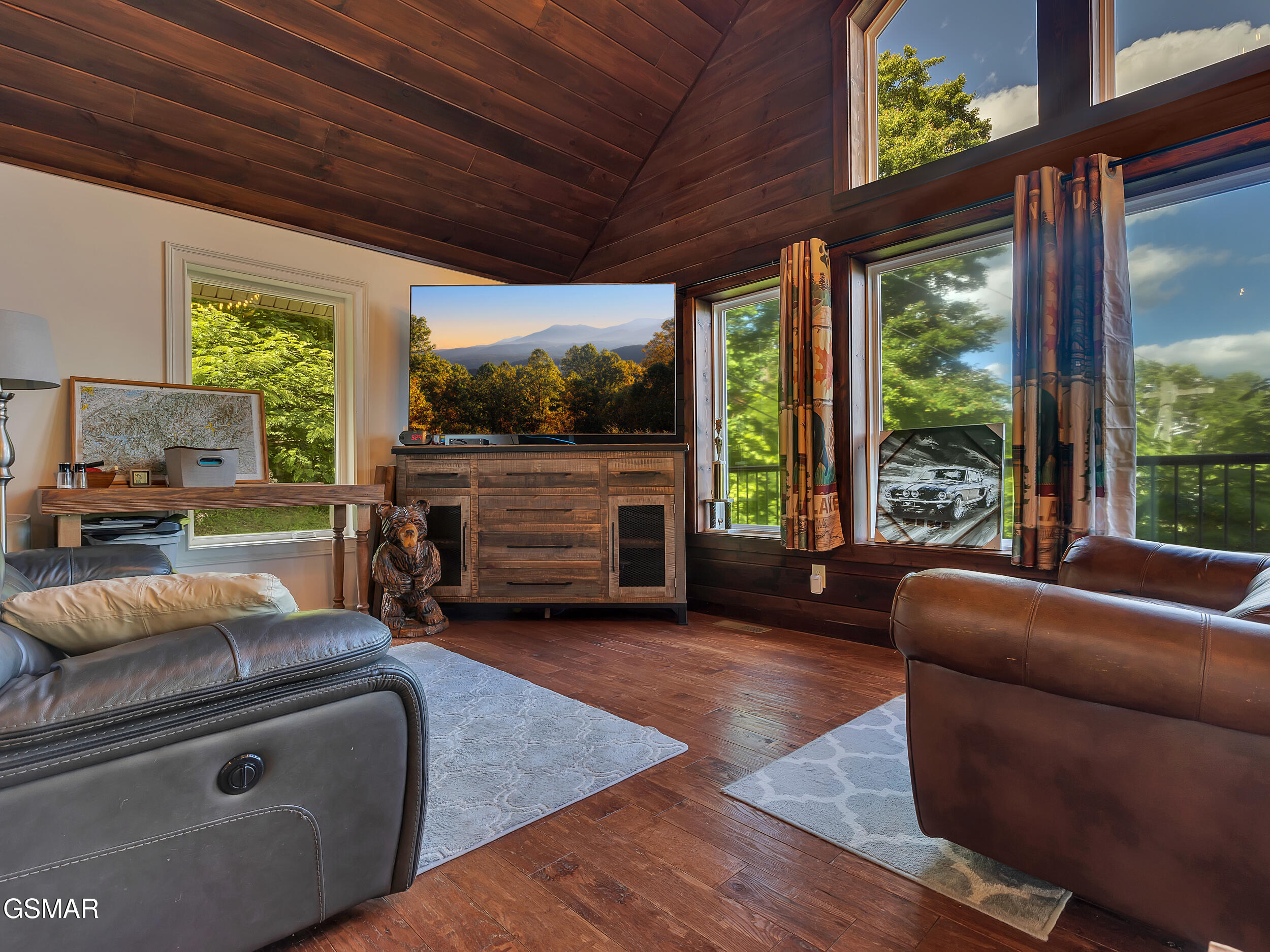 Gatlinburg, Tennessee, 37738, United States, 3 Bedrooms Bedrooms, ,4 BathroomsBathrooms,Residential,For Sale,1828723