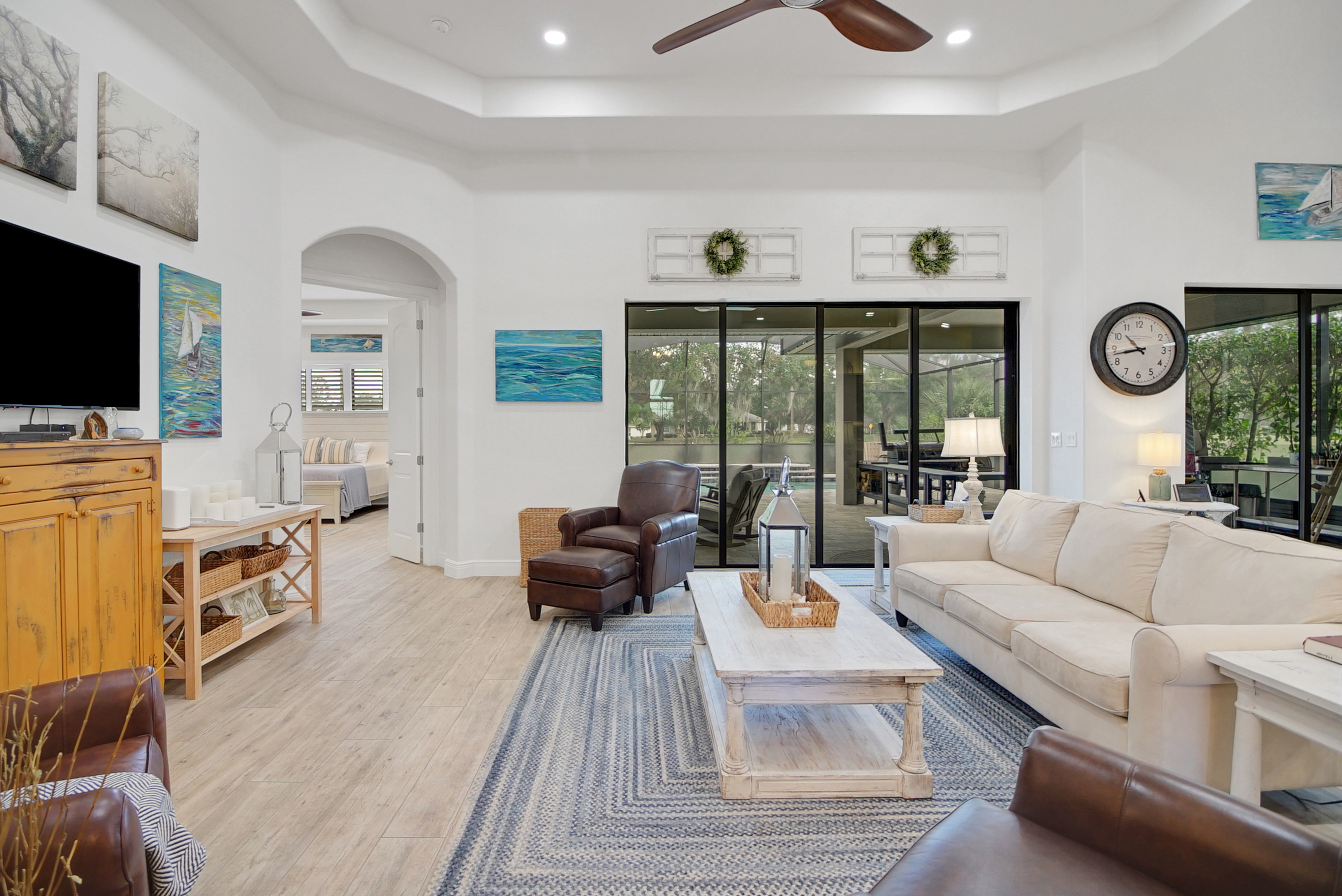 Lady Lake, Florida, 32159, United States, 4 Bedrooms Bedrooms, ,3 BathroomsBathrooms,Residential,For Sale,2005664