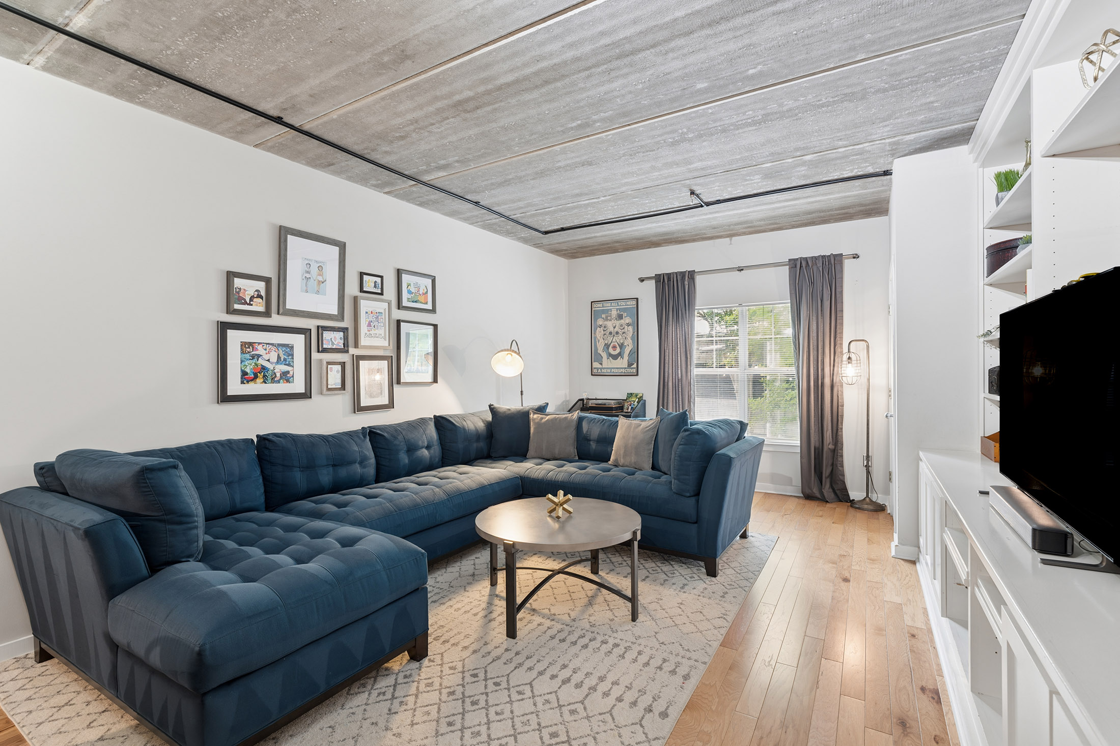  Spacious Heart-of-Midtown Condo - 物件實景