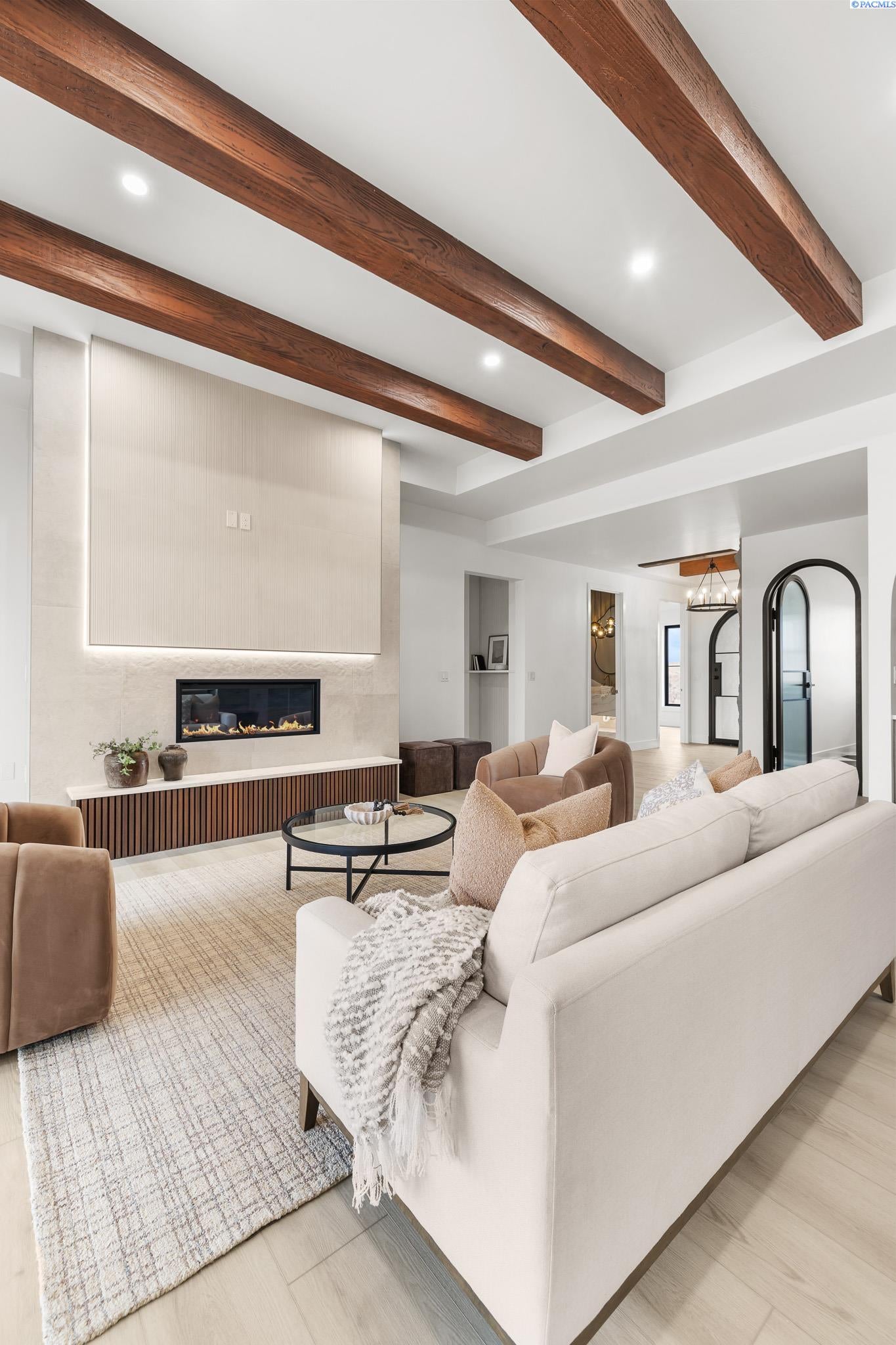 Richland, Washington, 99352, United States, 4 Bedrooms Bedrooms, ,2 BathroomsBathrooms,Residential,For Sale,2000118