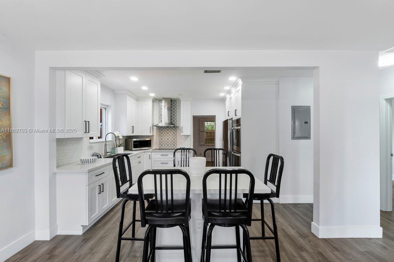 Miami, Florida, 33134, United States, 3 Bedrooms Bedrooms, ,1 BathroomBathrooms,Residential,For Sale,1938840