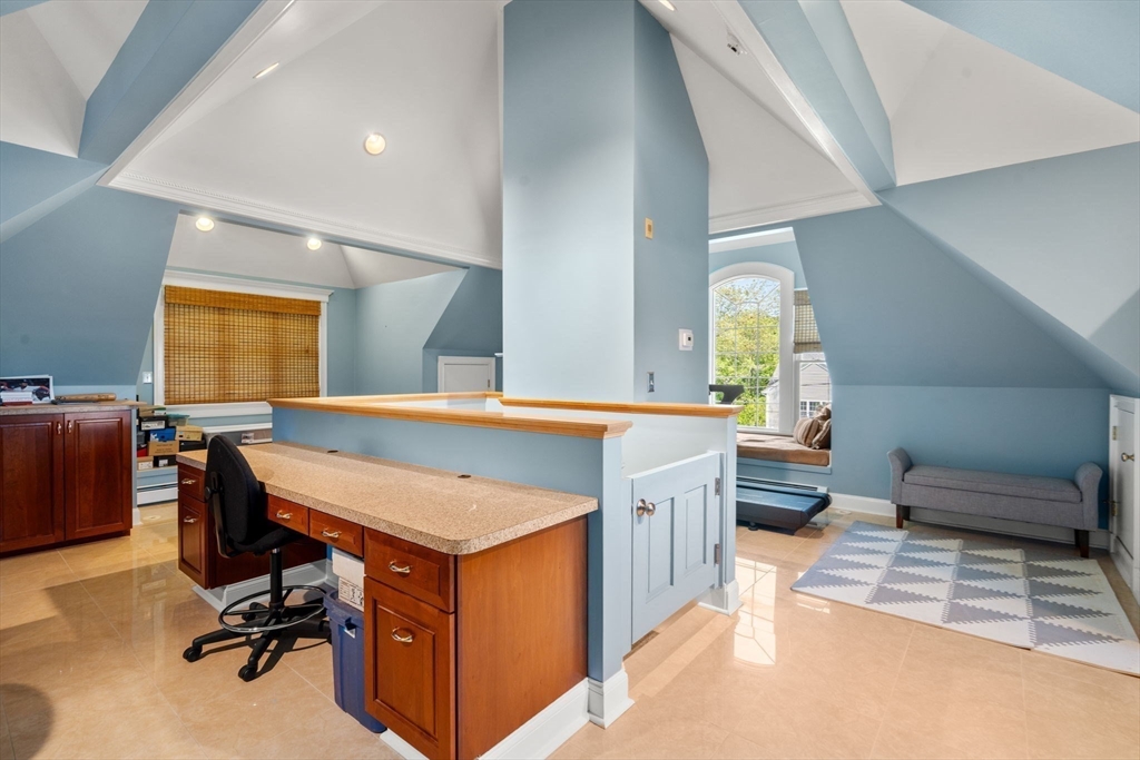 Swansea, Massachusetts, 02777, United States, 3 Bedrooms Bedrooms, ,2 BathroomsBathrooms,Residential,For Sale,1847611