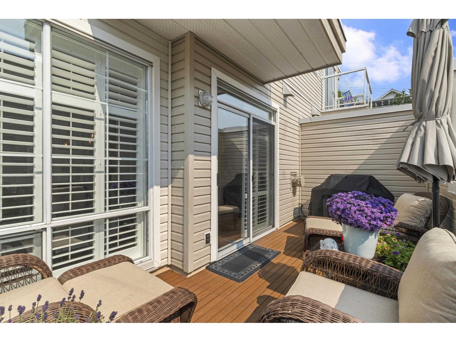 WHITE ROCK, British Columbia, V4B 3T4, CA, 3 Bedrooms Bedrooms, ,4 BathroomsBathrooms,Residential,For Sale,1949298