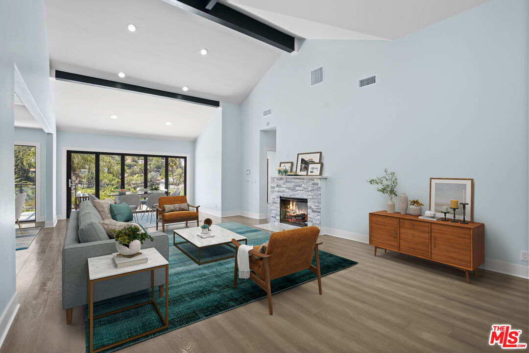 Los Angeles, California, 90068, United States, 3 Bedrooms Bedrooms, ,2 BathroomsBathrooms,Residential,For Sale,1911201
