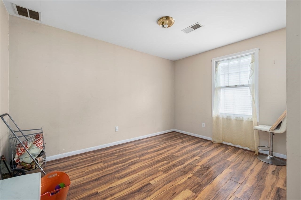 Providence, Rhode Island, 02920, United States, 6 Bedrooms Bedrooms, ,2 BathroomsBathrooms,Residential,For Sale,1997016