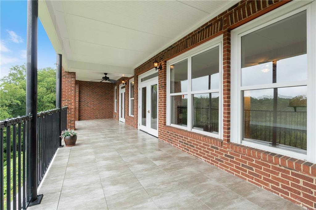 Roswell, Georgia, 30075, United States, 2 Bedrooms Bedrooms, ,3 BathroomsBathrooms,Residential,For Sale,1928798