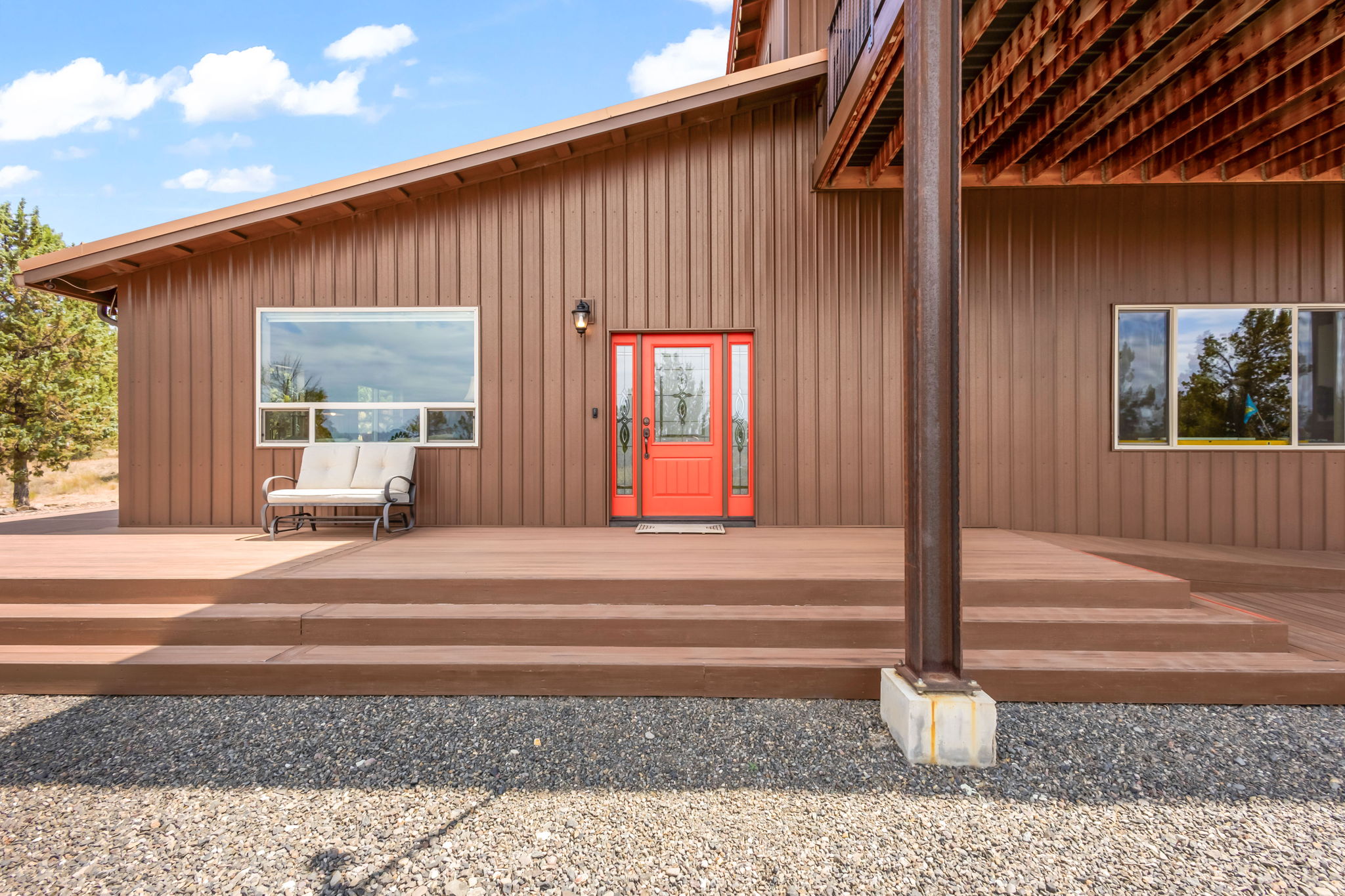 Prineville, Oregon, 97754, United States, 3 Bedrooms Bedrooms, ,4 BathroomsBathrooms,Residential,For Sale,1942116