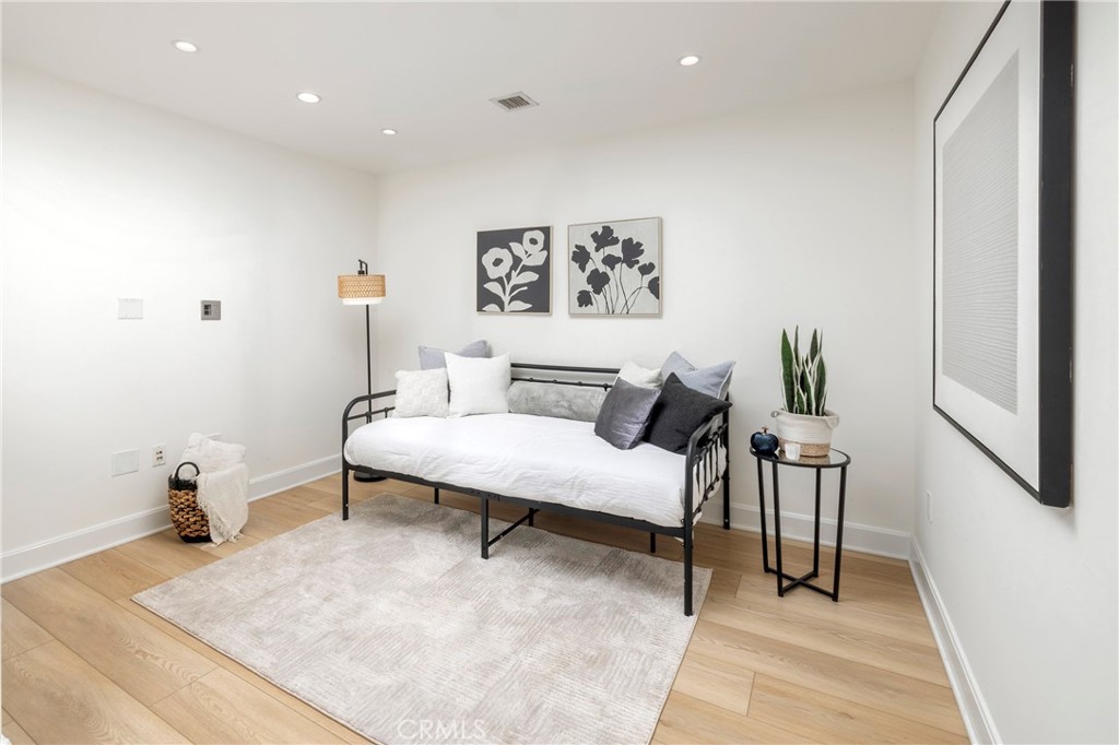 Irvine, California, 92612, United States, 2 Bedrooms Bedrooms, ,2 BathroomsBathrooms,Residential,For Sale,1989675