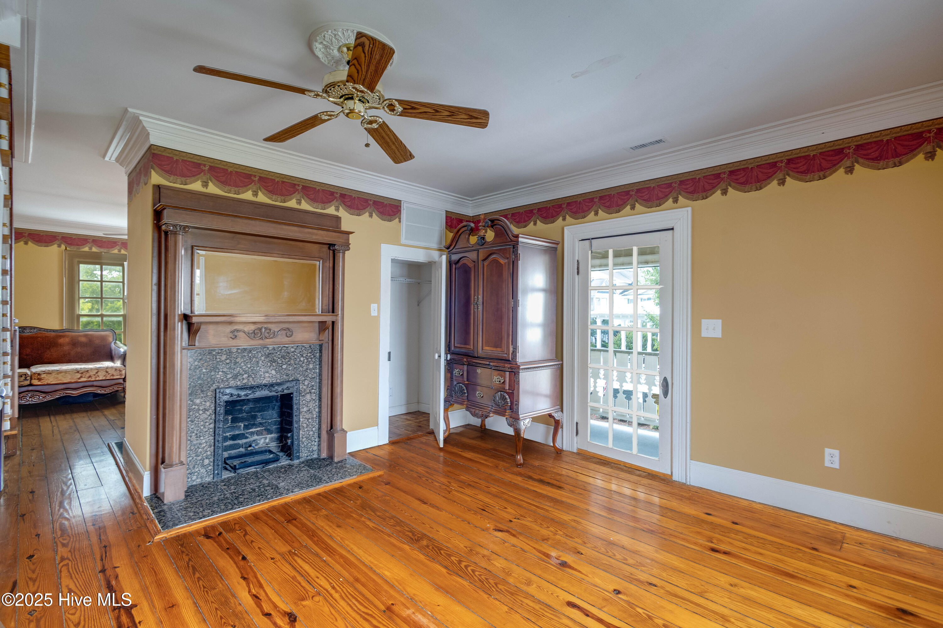 122 S Academy Street, Washington, North Carolina, 27889, United States, 3 Bedrooms Bedrooms, ,4 BathroomsBathrooms,Residential,For Sale,122 S Academy Street,1639244