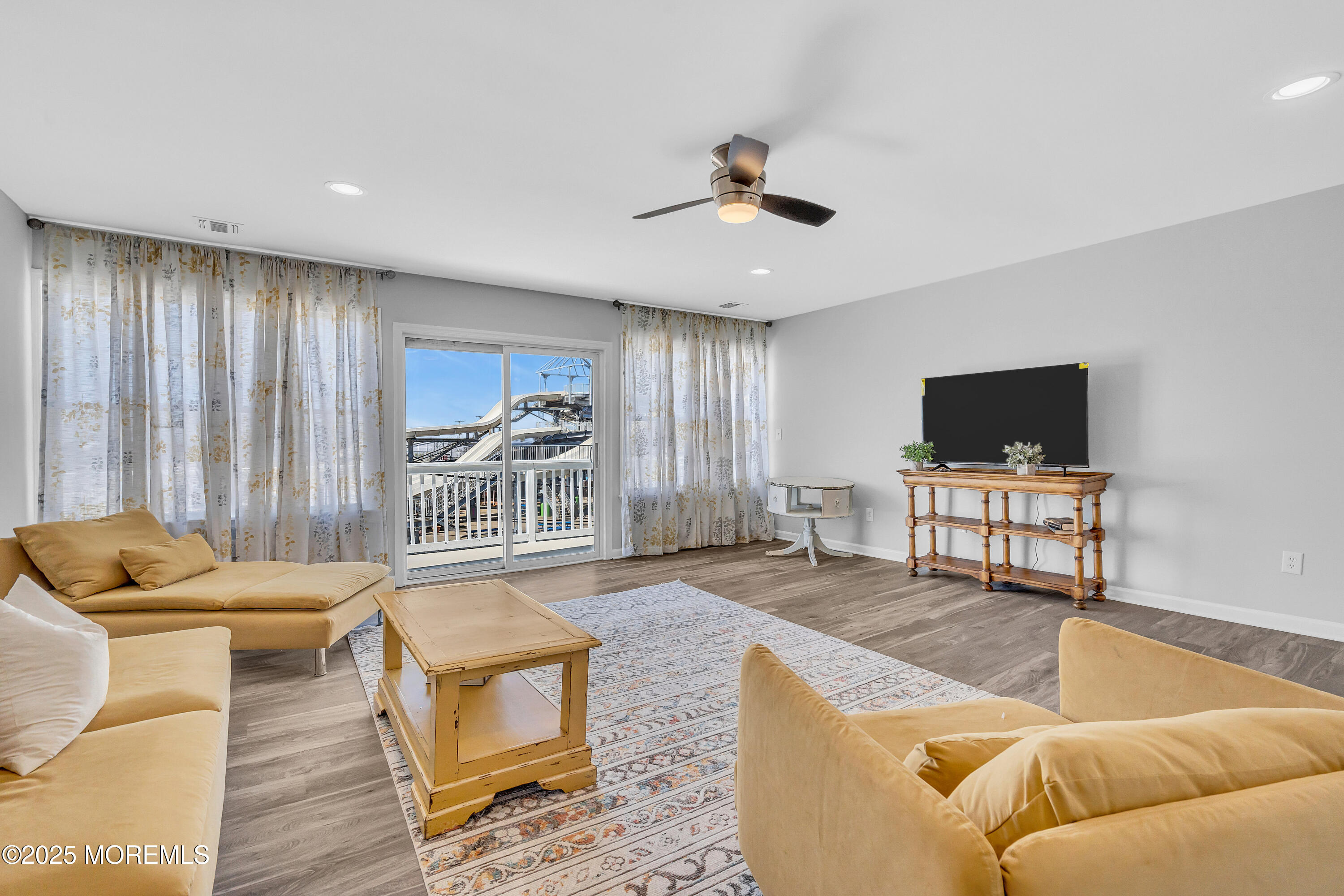 Keansburg, New Jersey, 07734, United States, 4 Bedrooms Bedrooms, ,4 BathroomsBathrooms,Residential,For Sale,1942734