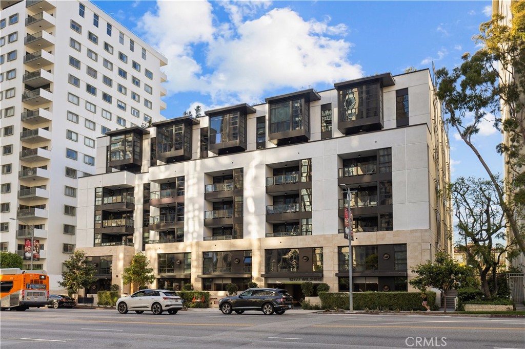 Los Angeles, California, 90024, United States, 2 Bedrooms Bedrooms, ,2 BathroomsBathrooms,Residential,For Sale,1746972