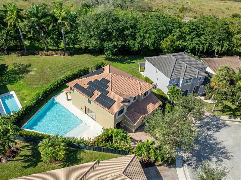 Weston, Florida, 33332, United States, 5 Bedrooms Bedrooms, ,4 BathroomsBathrooms,Residential,For Sale,2003132