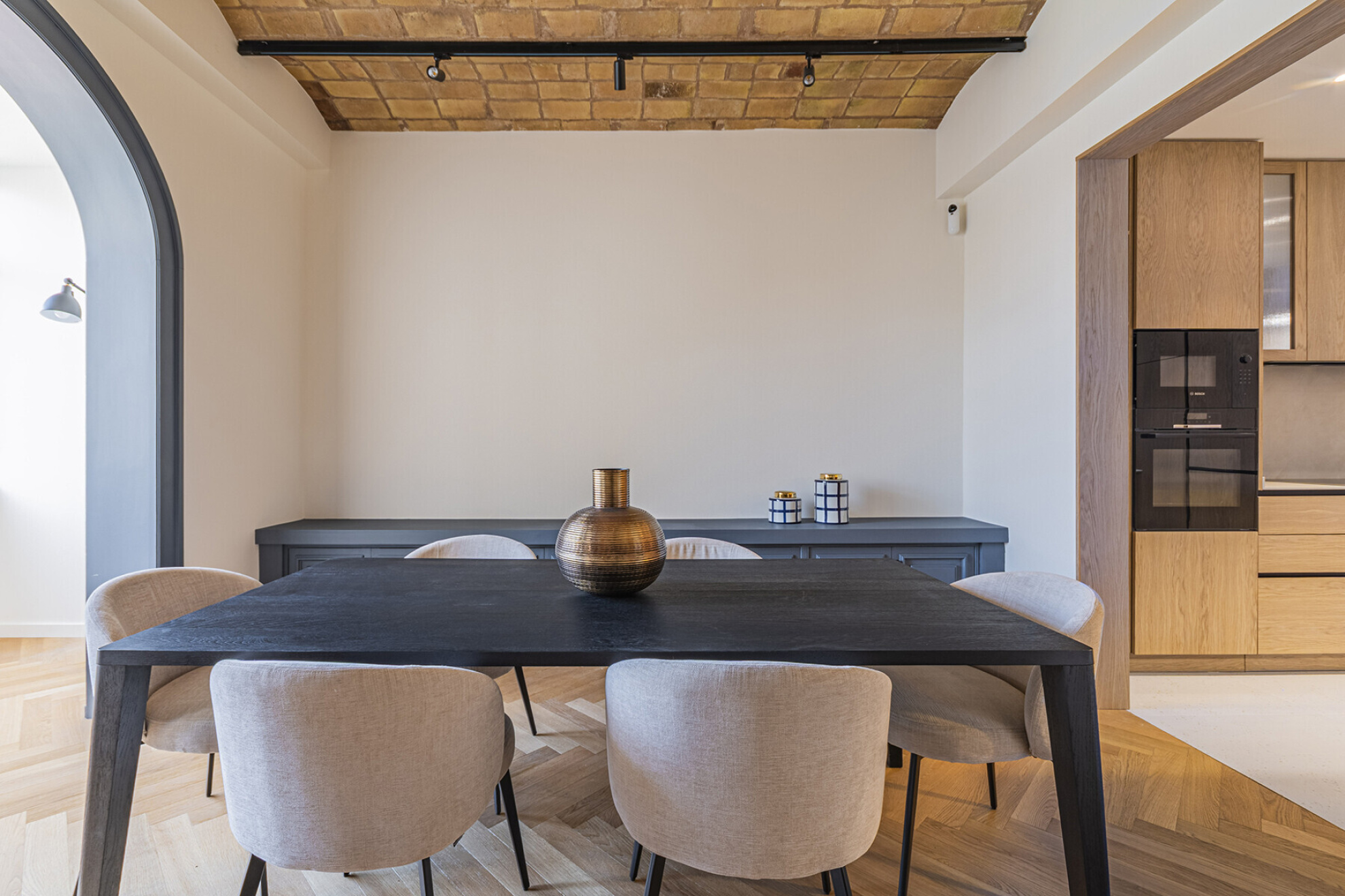  Elegant refurbished apartment of 221 m² in the Quadrat d