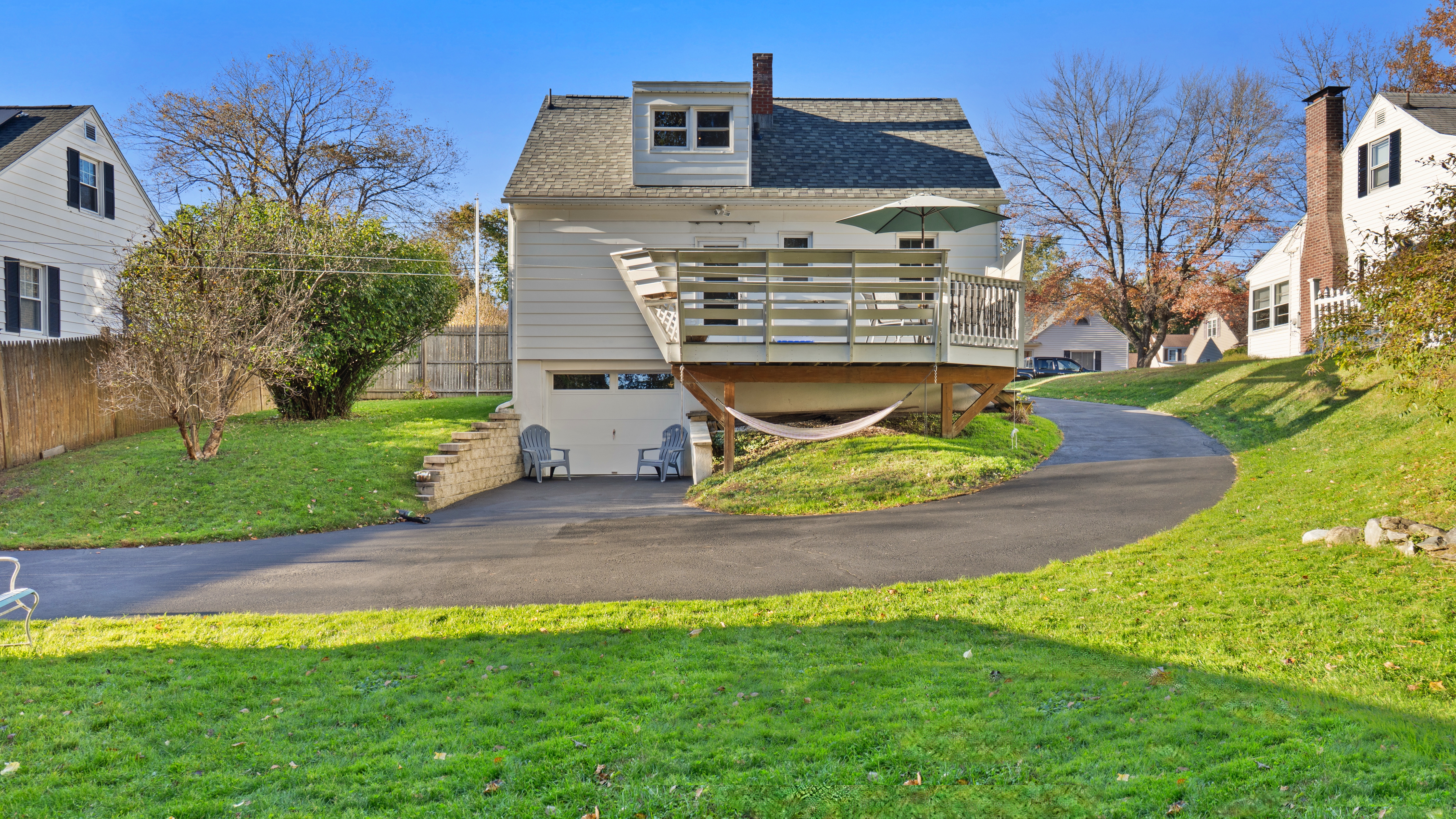  Charming Pittsfield 3-Bed Cape  Updated Porch, Private Primary Suite & Large De - 物件實景