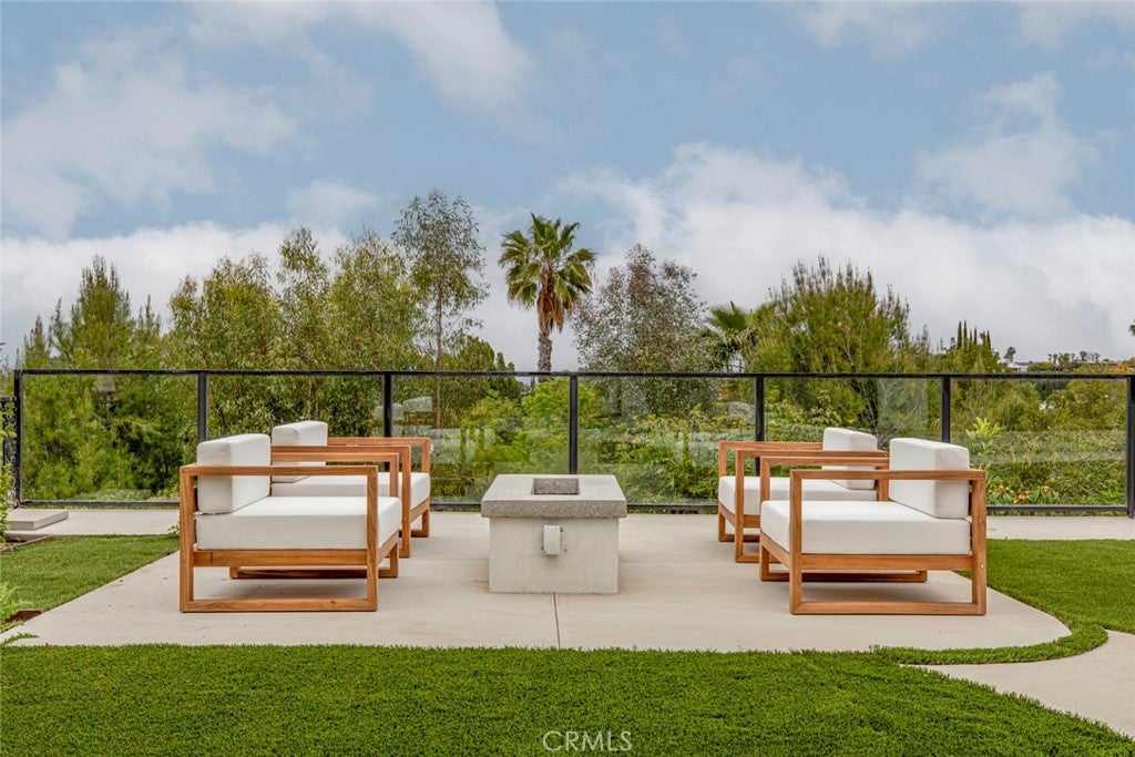 Encino, California, 91316, United States, 6 Bedrooms Bedrooms, ,5 BathroomsBathrooms,Residential,For Sale,1938851