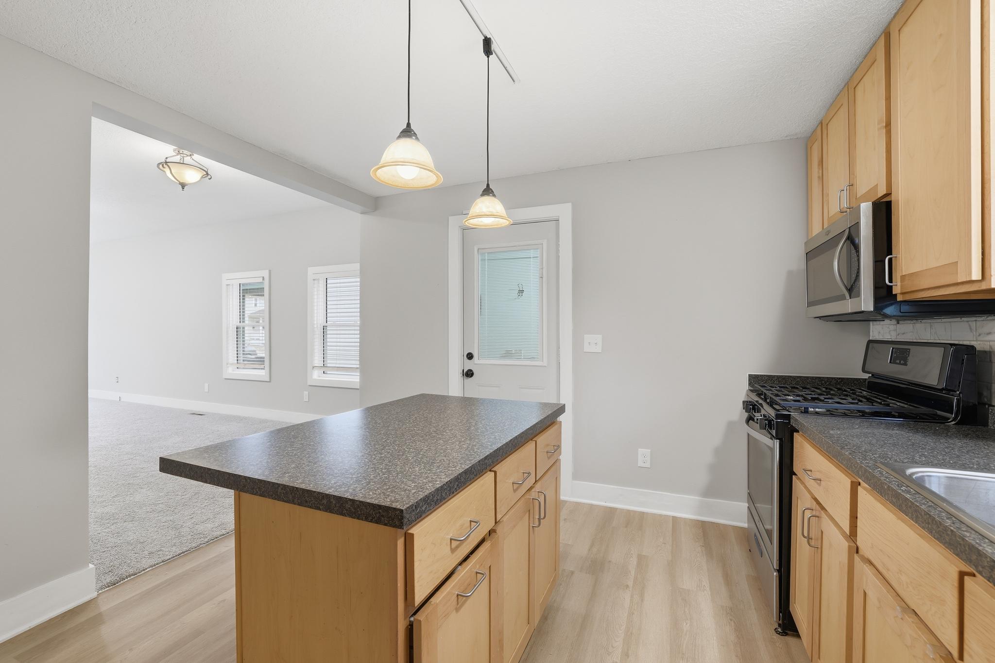 Saint Paul, Minnesota, 55102, United States, ,Residential,For Sale,1989124