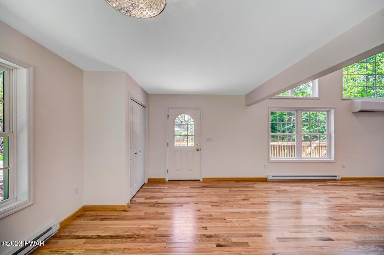 Lake Ariel, Pennsylvania, 18436, United States, 4 Bedrooms Bedrooms, ,4 BathroomsBathrooms,Residential,For Sale,1878609