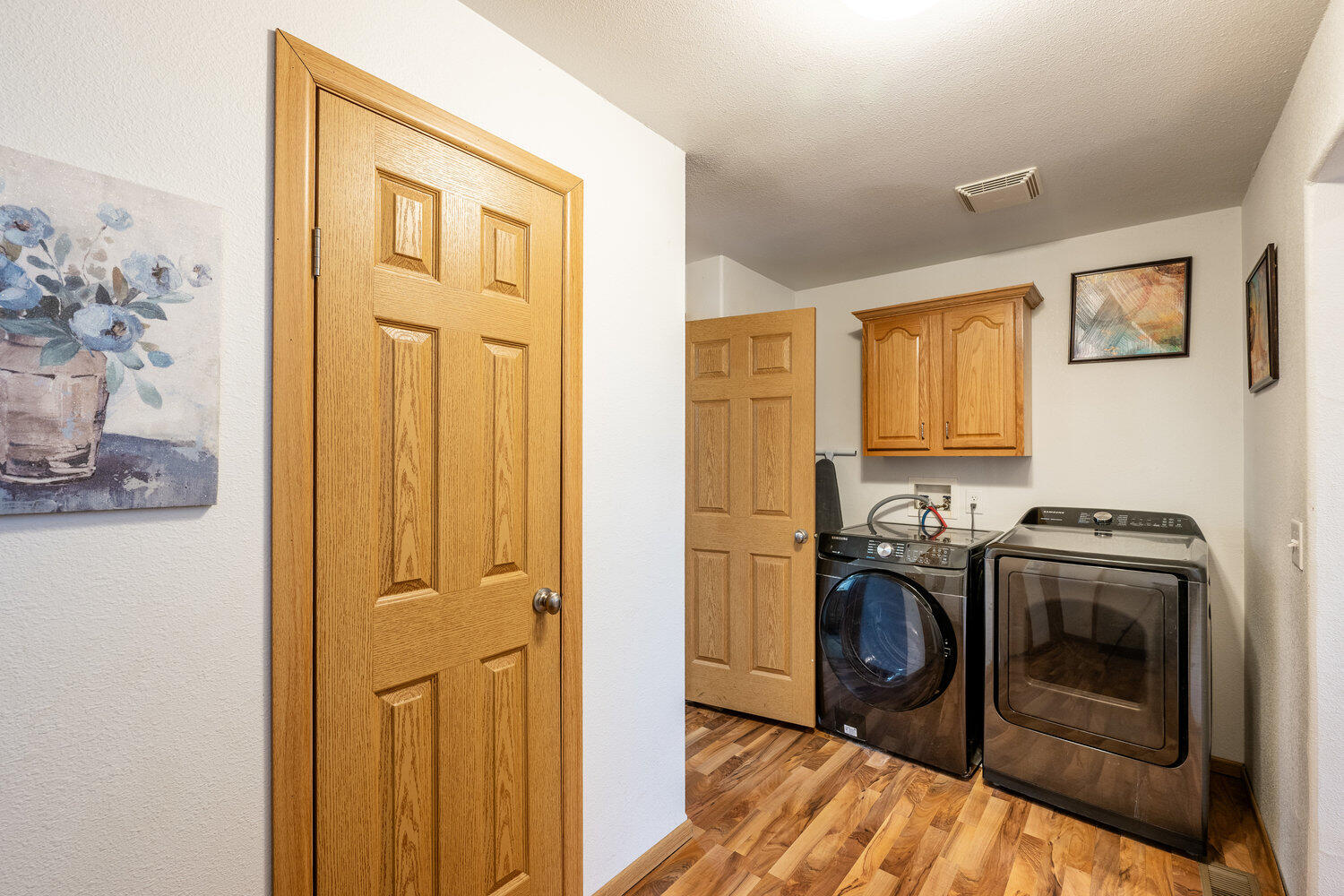 Buffalo, Wyoming, 82834, United States, 4 Bedrooms Bedrooms, ,4 BathroomsBathrooms,Residential,For Sale,1990981