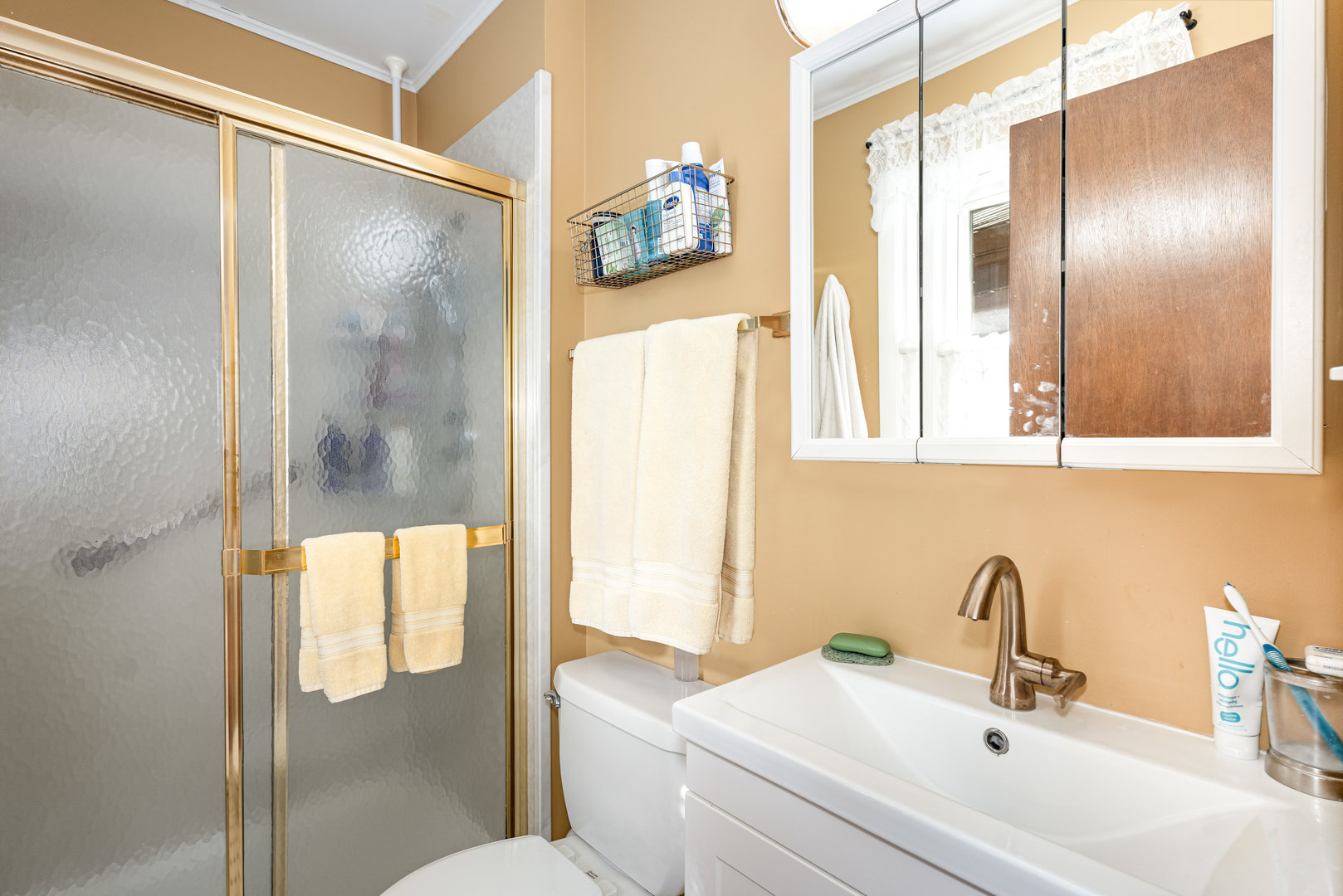 Hoffman Estates, Illinois, 60192, United States, 4 Bedrooms Bedrooms, ,3 BathroomsBathrooms,Residential,For Sale,1961387