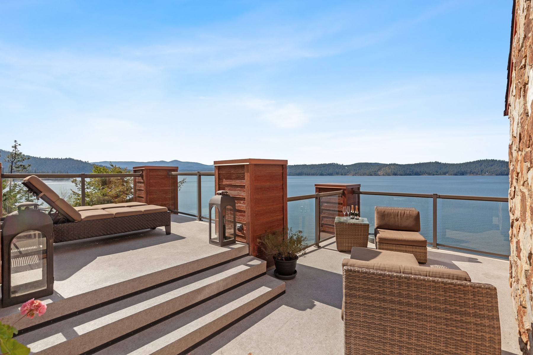  Spectacular Waterfront Custom Craftsman - 物件實景