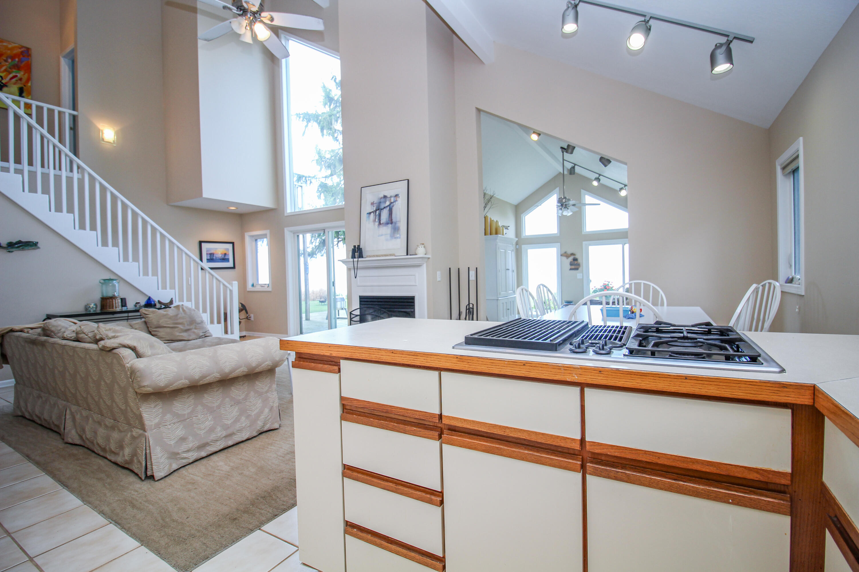 South Haven, Michigan, 49090, United States, 3 Bedrooms Bedrooms, ,4 BathroomsBathrooms,Residential,For Sale,1982825