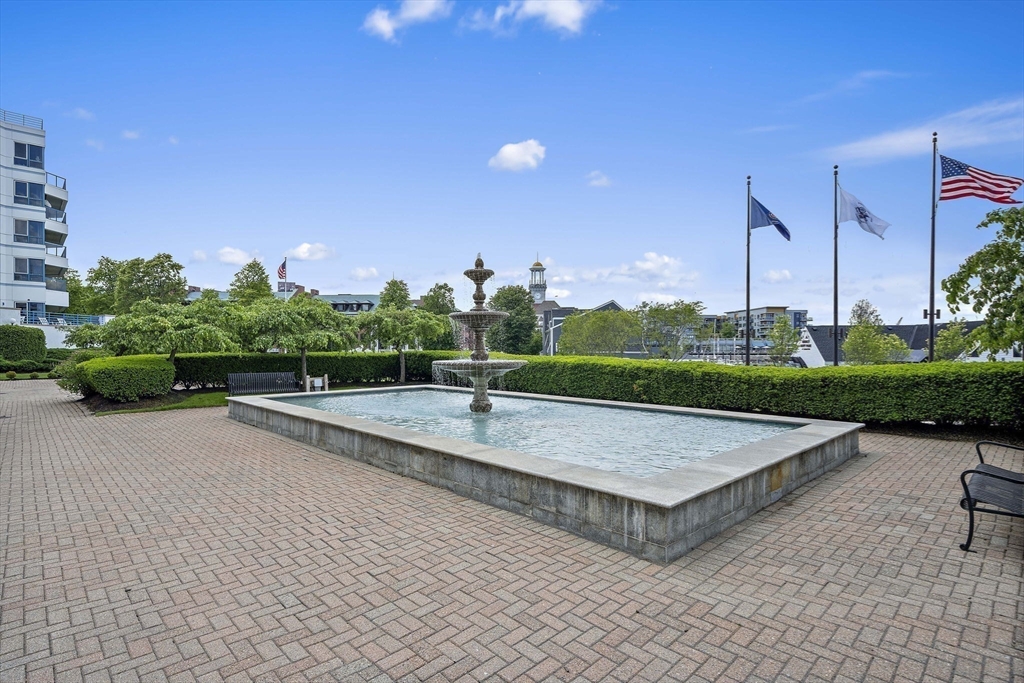 Quincy, Massachusetts, 02171, United States, 2 Bedrooms Bedrooms, ,2 BathroomsBathrooms,Residential,For Sale,1845437