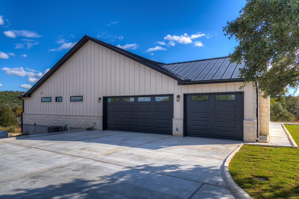 204 Beverly Hills Lane, Kerrville, Texas, 78028, United States, 4 Bedrooms Bedrooms, ,3 BathroomsBathrooms,Residential,For Sale,204 Beverly Hills Lane,1645289