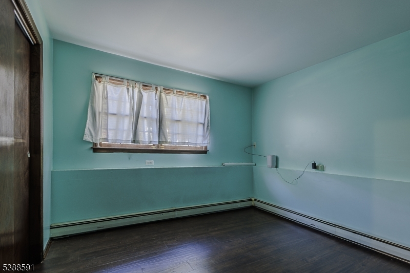 Plainfield City, New Jersey, 07060, United States, 4 Bedrooms Bedrooms, ,2 BathroomsBathrooms,Residential,For Sale,1961525