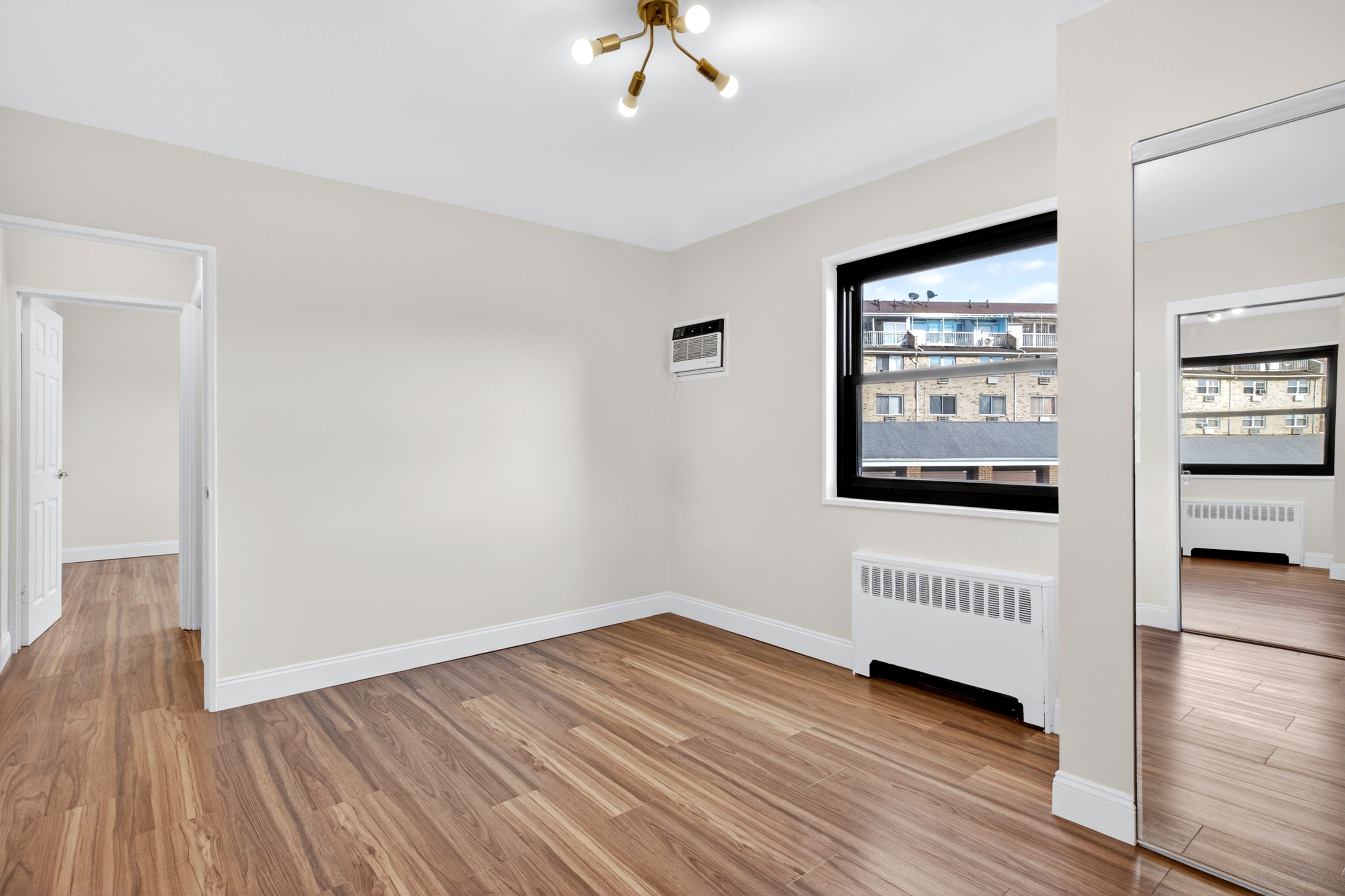  160-28 17th Avenue, Whitestone, NY, 11357 - 物件實景