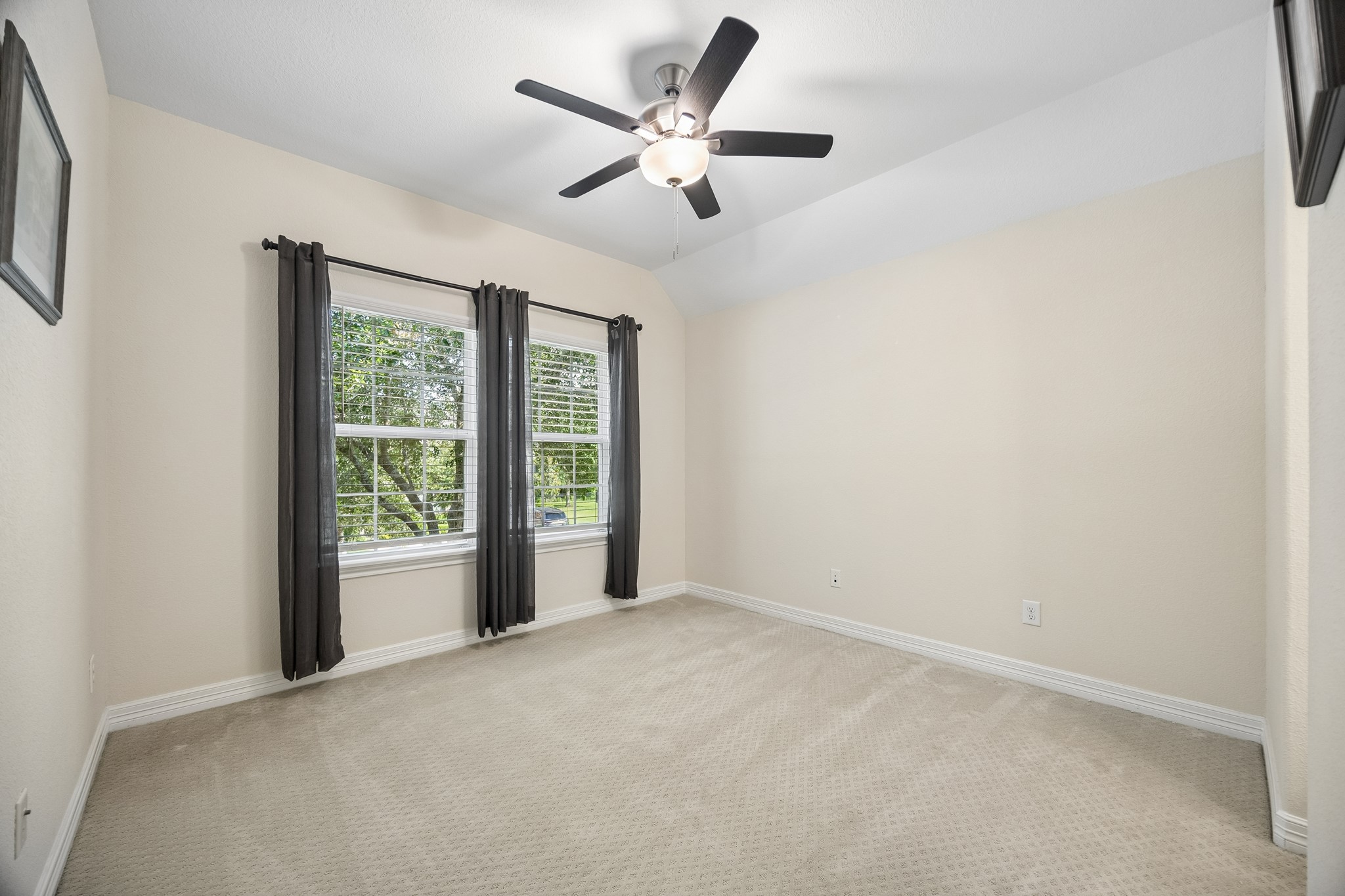  3102 London Lane - 物件實景