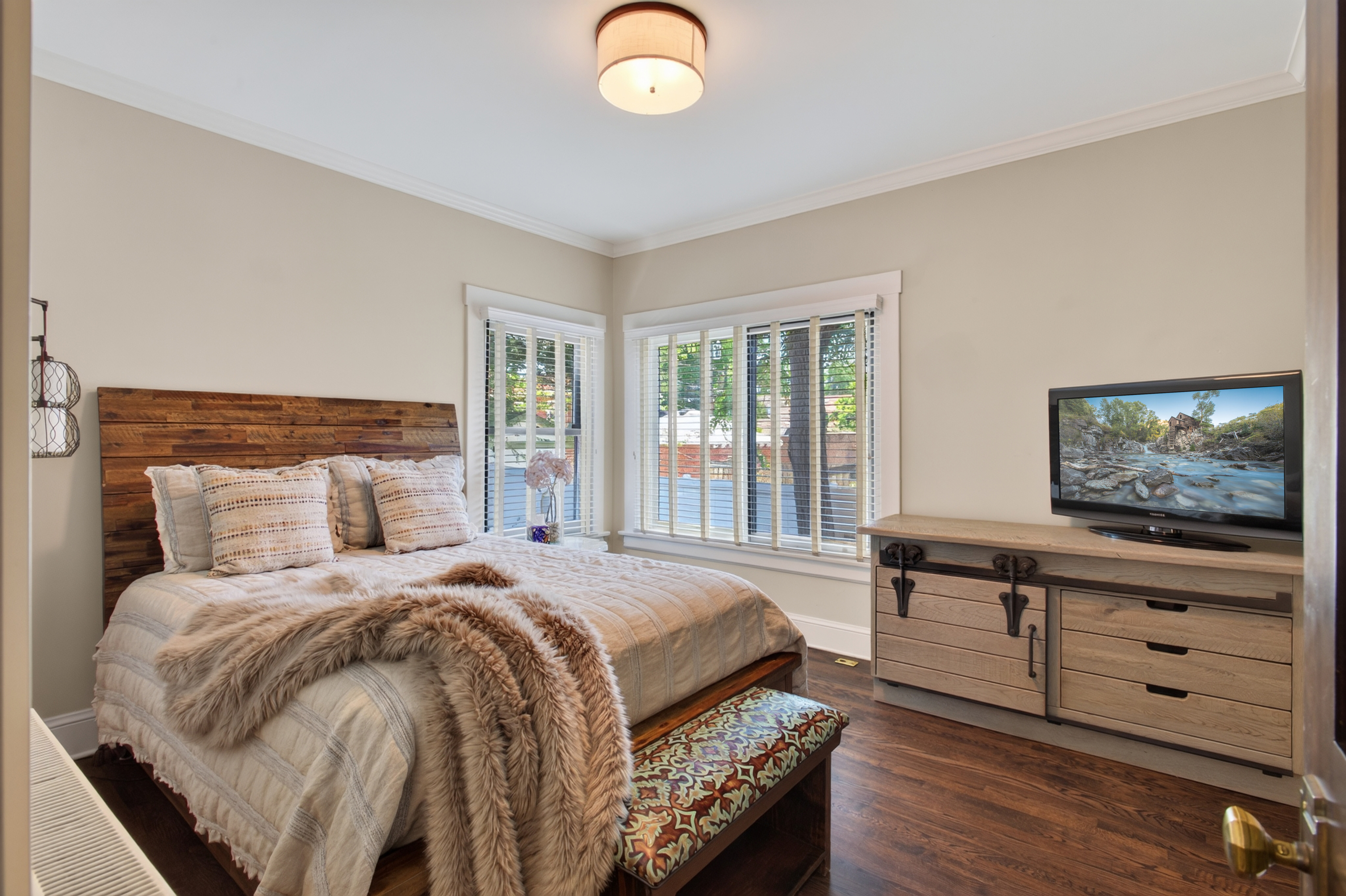  This Exceptional Home Delivers the Perfect Balance of Luxury and Comfort - 物件實景