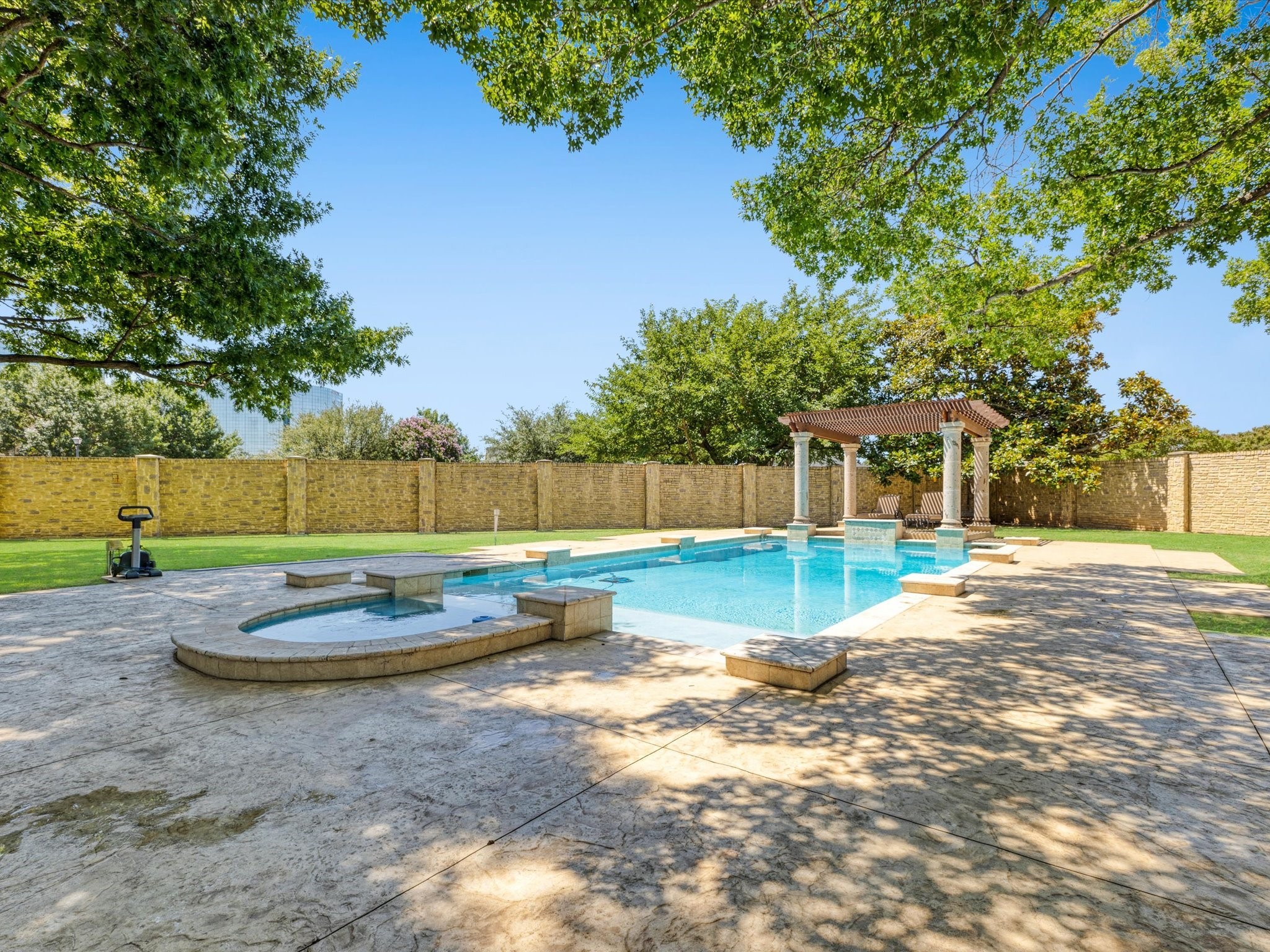 Farmers Branch, Texas, 75234, United States, 4 Bedrooms Bedrooms, ,7 BathroomsBathrooms,Residential,For Sale,1838321