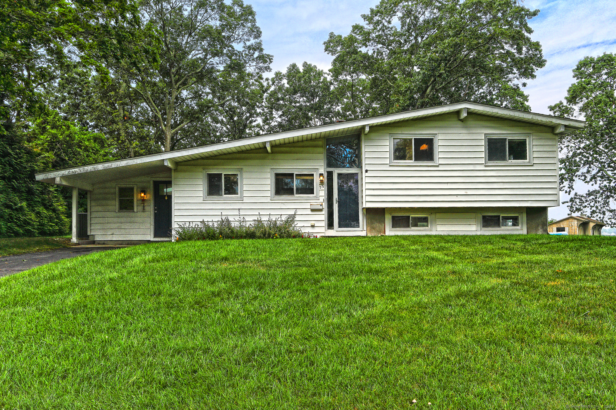 Old Saybrook, Connecticut, 06475, United States, 3 Bedrooms Bedrooms, ,2 BathroomsBathrooms,Residential,For Sale,1882738