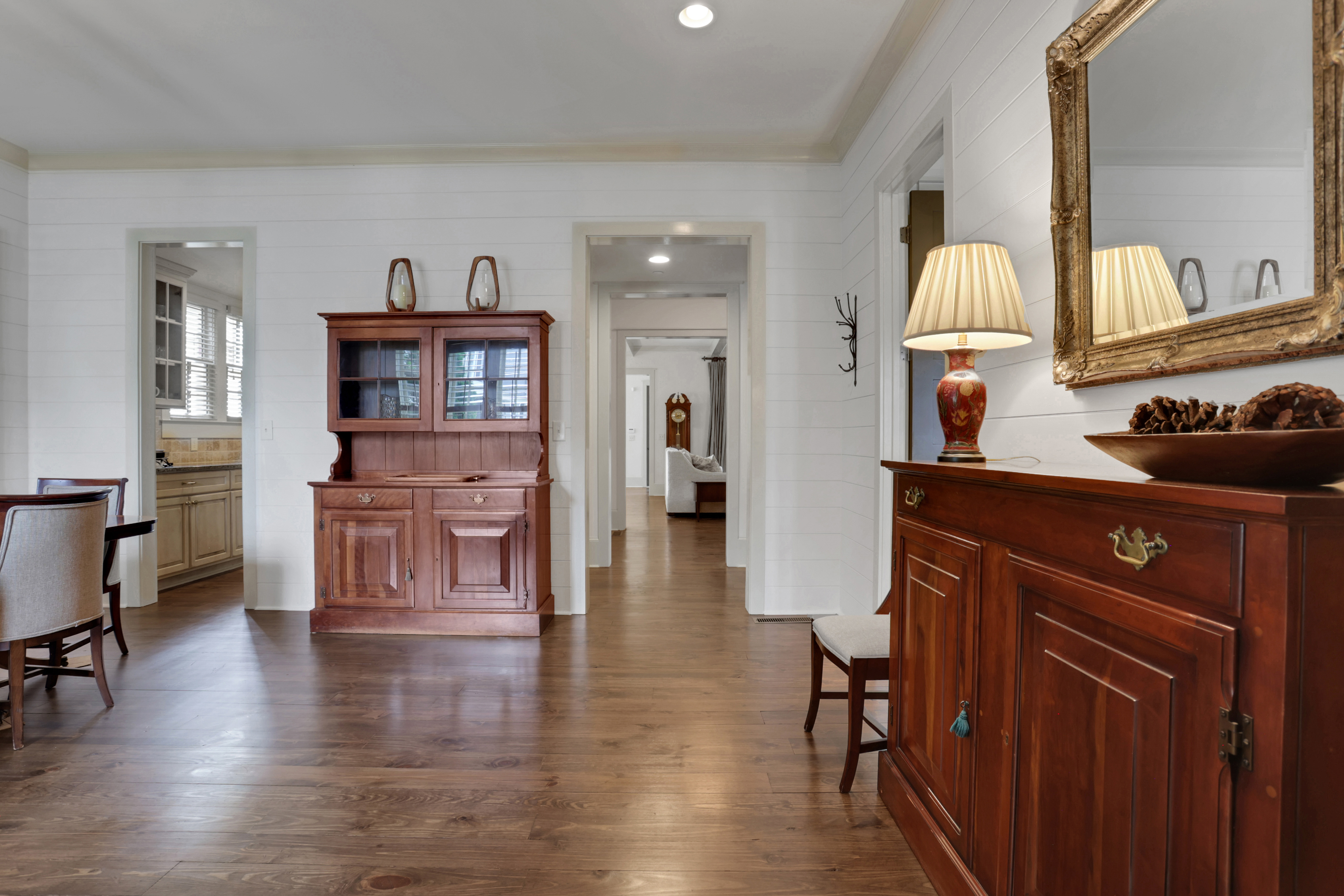  Stunning Six Bedroom Home Near Marietta Square - 物件實景