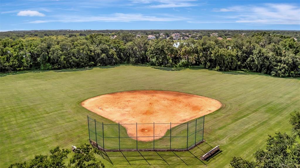 Bradenton, Florida, 34212, United States, 3 Bedrooms Bedrooms, ,4 BathroomsBathrooms,Residential,For Sale,1910869